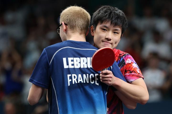 法国队完胜英格兰队，张本智和点燃赛场的简单介绍