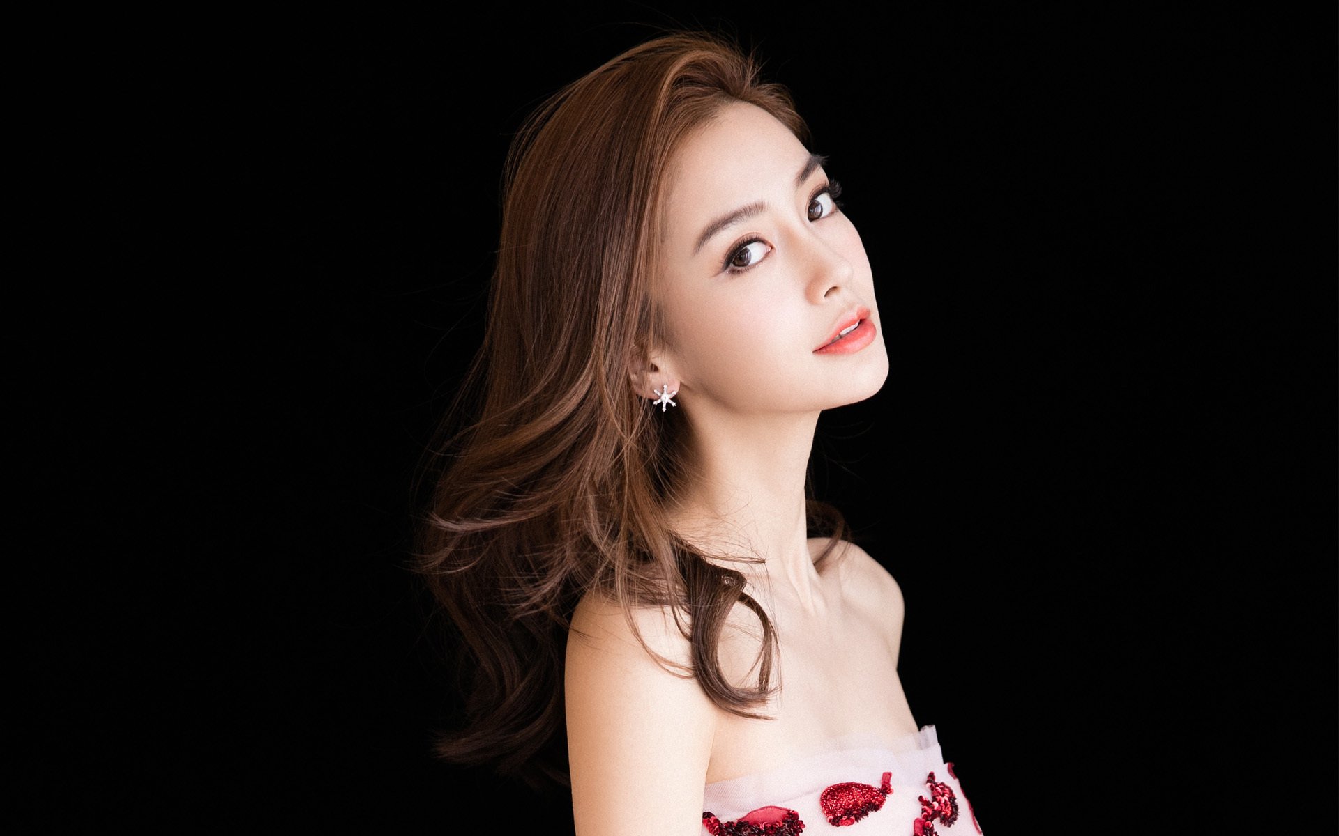 奥利维耶一箭穿心，委内瑞拉爆冷险胜莱比锡红牛，当国家荣耀在俱乐部城堡前闪光